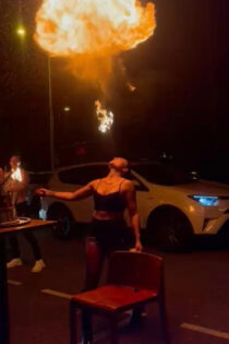 Stripteaseuse dans le Vaud Louane
